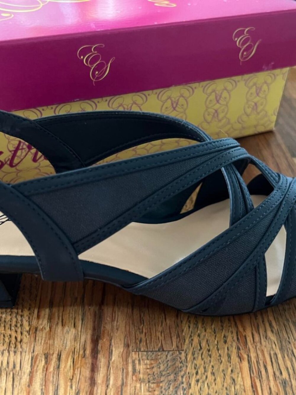 Easy Street Women's Black and Navy Sandals
